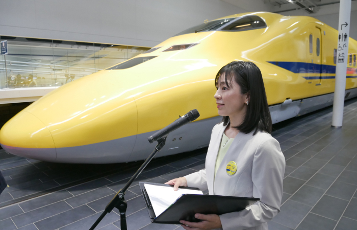 ドクターイエローT4編成除幕式、司会